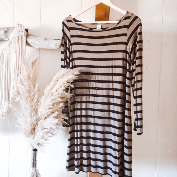 Yala Bamboo Dress - Picture 1 of 6